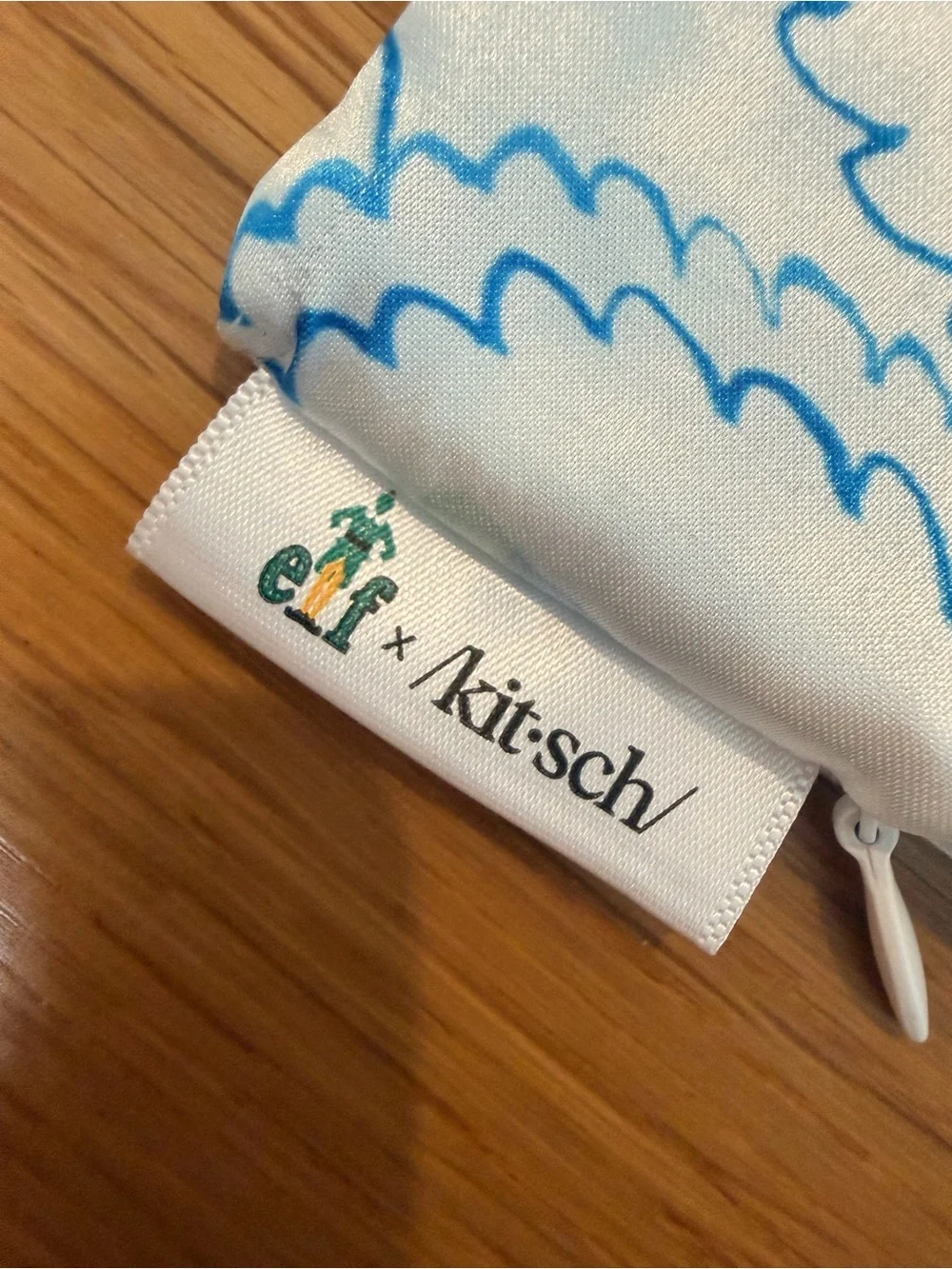Kitsch Elf Satin Pillowcase with zipper for skin & hair | Standard size NWT